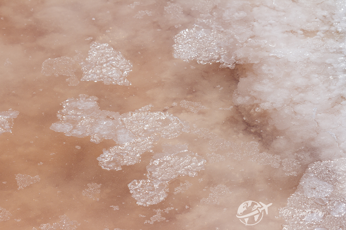Formación de sal en las salinas dentro del Parque Natural de la Ria Formosa