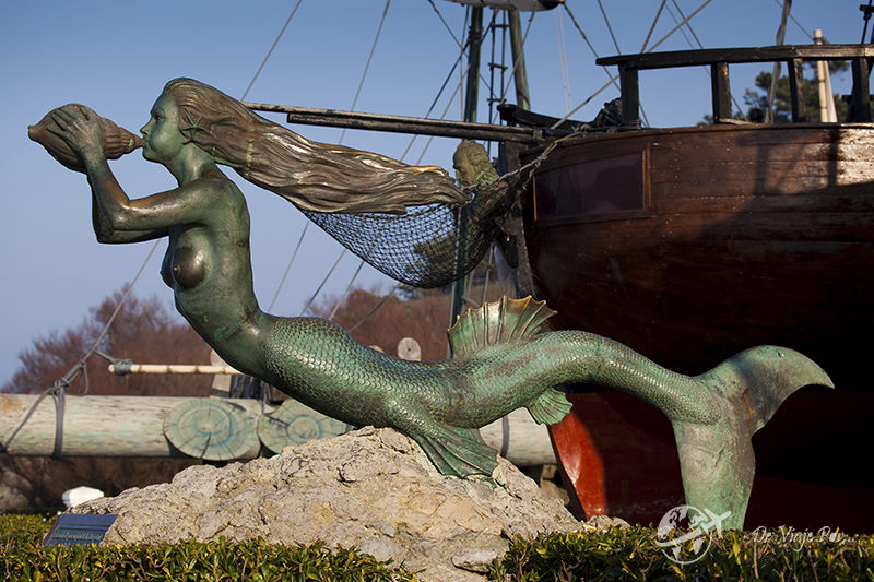 Sirena en el museo "El hombre y el mar", Península de la Magdalena, Santander
