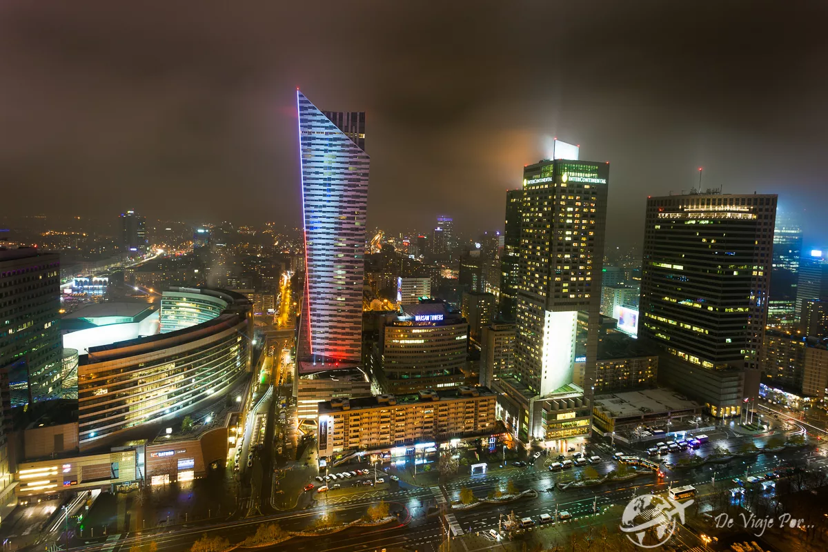 Rascacielos en la Varsovia moderna