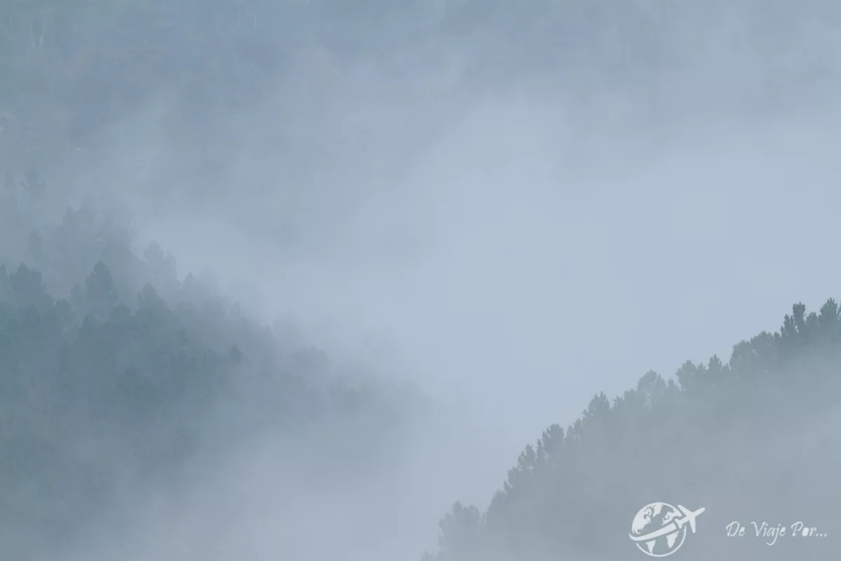 Montañas con niebla del Parque Nacional da Peneda-Gerês